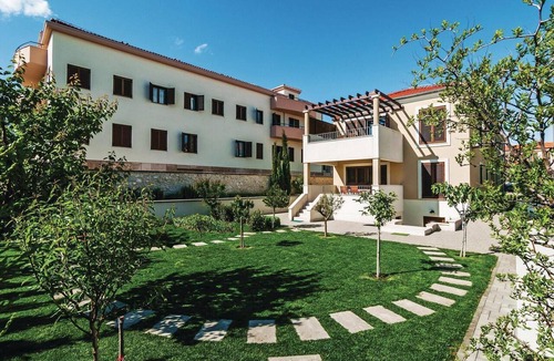 Zadar Apartment | Beach front apartment in Zadar with WiFi