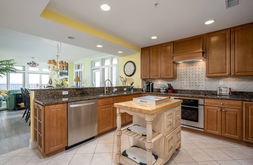 North Ocean City Condo | Beach House 101 is a beautiful, first floor Oceanfront condo located on 142nd st