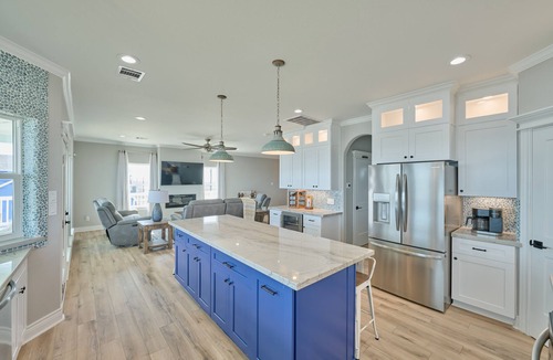 Freeport House | Beachfront Beauty with Bay Views and Boat Ramp Access