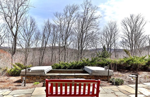 Plymouth House | Bear Hug Den: Elegance in the Green Mountains. Luxury Accommodations. Hot Tub. Fire Pit.