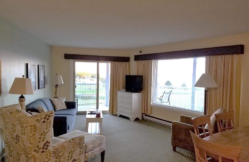 Glen Cove Condo | Beautiful 2-Bedroom Condo on Penobscot Bay in Rockport ME Oct 9-Oct 16, 2026