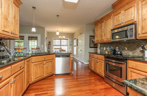 Poquoson House | Beautiful 2 story brick home on a cul-de-sac. A beautiful pond in the back yard