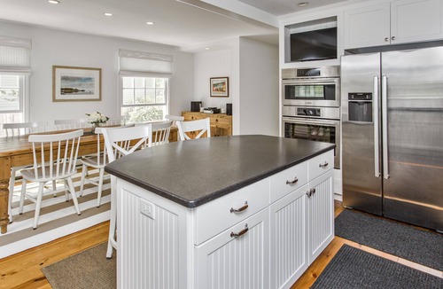 Kennebunkport House | Beautiful 4 BR House & 2 BR Cottage on Ocean Avenue in Dock Square