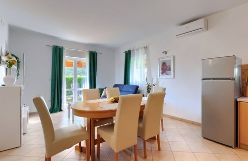 Vosteni Apartment | Beautiful apartment for 6 guests with private pool, WIFI, A/C, TV and terrace