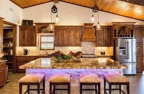 Robstown House | Beautiful Home for a traveling professional or a simple getaway!