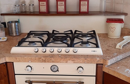 Villa Collemandina Apartment | Beautiful luxury home, Pet friendly,Swimming pool, Airco, Wifi