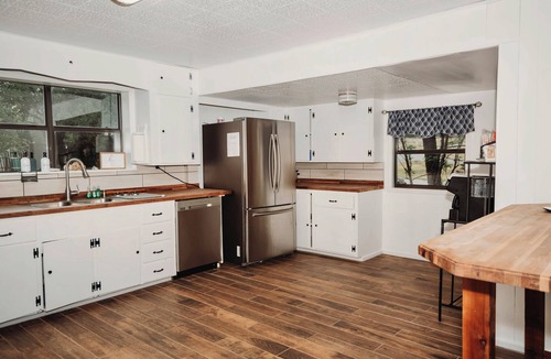 Camp Wood House | Beautiful Private Nueces Riverfront Getaway! 13 Acres of Bliss! Sleeps 12-14