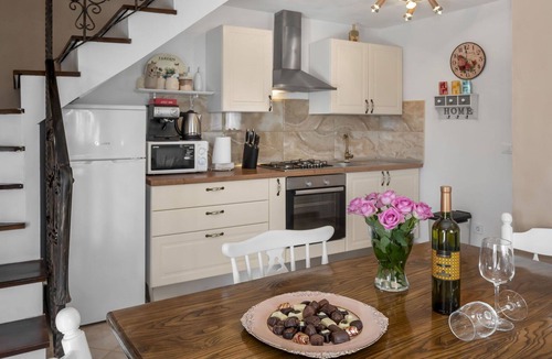 Loborika House | Beautiful private villa with WIFI, A/C, hot tub, private pool, TV, terrace and pets allowed