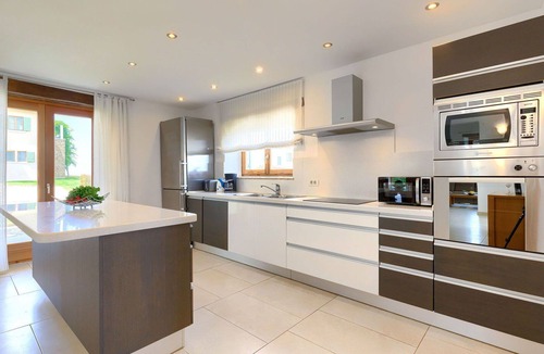 Baredine Villa | Beautiful private villa for 8 people with A/C, private pool, WIFI, TV, terrace and panoramic view
