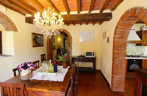 Le Piazze Villa | Beautiful private villa for 6 people with private pool, A/C, TV and pets allowed