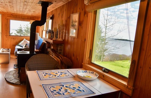 Orrs Island Cabin | Betty's Place - Cozy ocean front getaway, Relax, Reconnect and Recharge on the Maine Coast