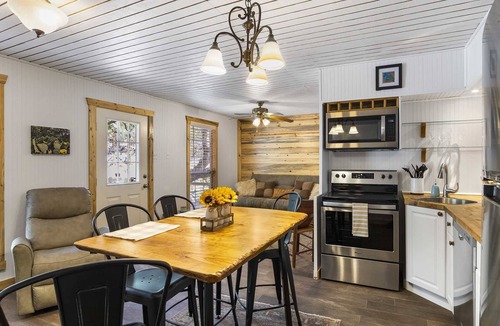 Leakey House | Big Fern Cabin in Leakey
