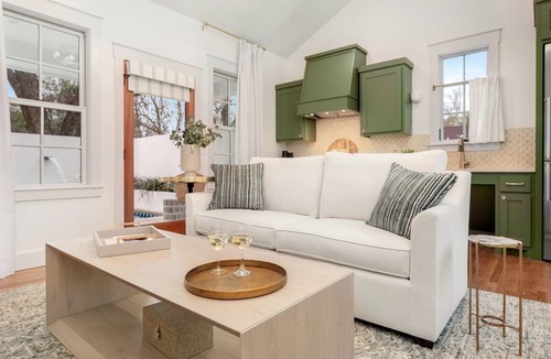 Fredericksburg Cottage | Bijou: Camille | Luxury Cottage | Plunge Pool | Full Kitchen