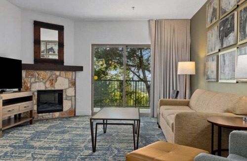 Ingram House | BLOCK WM Stablewood Springs 2br