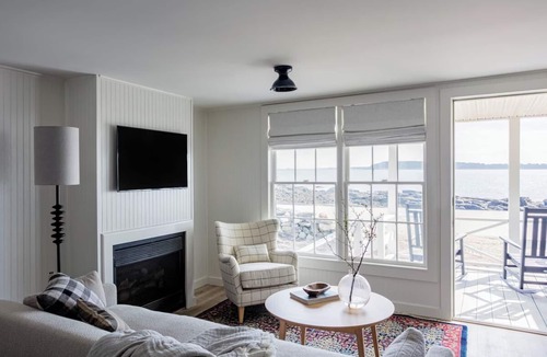 Ocean Point Hotel | Bluebird Ocean Point | Sea Kist Oceanfront Cottage | Near Grimes Cove Beach