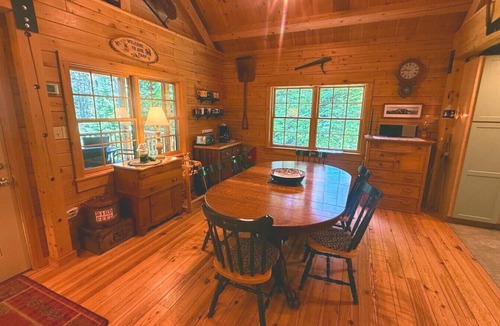Greenville Cabin | Bobcat Cabin - Beach access pet-friendly getaway