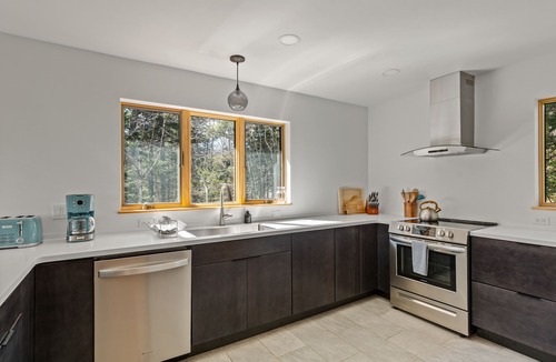 Southport House | Boothbay area - Newly renovated, near ocean, short drive to Botanical Gardens