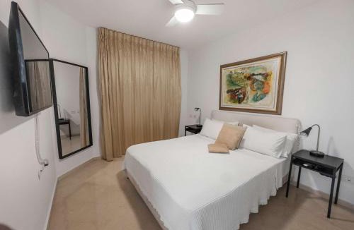 Herzliya Pituach Apartment | Breeze Suite at The Island