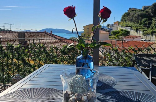 Pitelli Apartment | "Brezza Marina" con terrazza vista mare