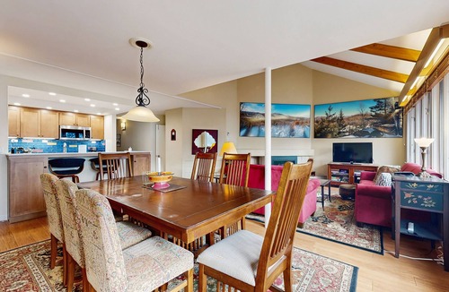 Warren Condo | Bridges Resort Condo with Pools, Gym, Tennis - Near Ski Slopes