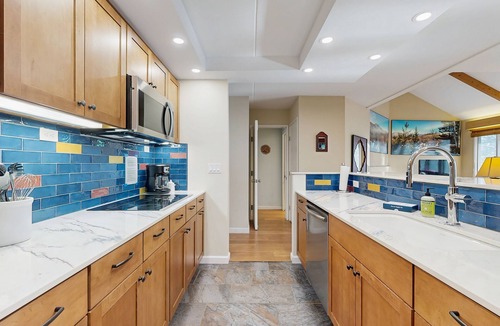 Warren Condo | Bridges Resort Condo with Pools, Gym, Tennis - Near Ski Slopes