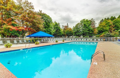 Warren Condo | Bridges Resort Condo with Pools, Gym, Tennis - Near Ski Slopes