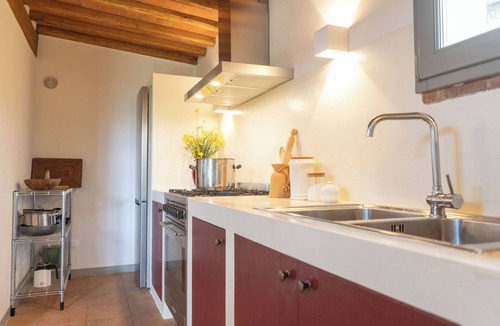 Lastra a Signa Villa | Bright barn vine view