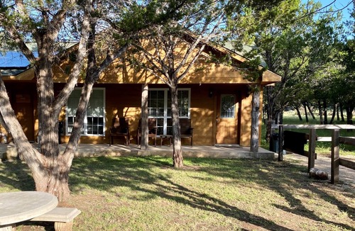 Ingram House | Cabin B (Casa Blanca), 1BR/1BA, Sleeps 4, Porch, Grill