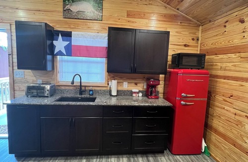 Paige Cabin | Cabin Unit 3 of 6 Called the Texan with WiFi and AC in serene Paige