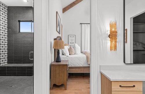 Fredericksburg House | Calivence Haus - Estate Home