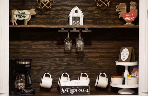 Canyon Lake Ski Chalet | Canyon Lake Farmhouse | Hot Tub + Sauna | Pets OK