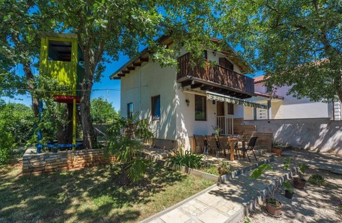 Kastelir-Labinci House | Casa Ajla with Private Pool and Fenced Garden