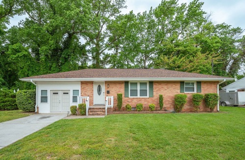 Newport News House | Central Peninsula 4 Bedroom, 3 Bathroom home