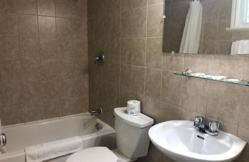 Cornwall Hotel | Century Motel