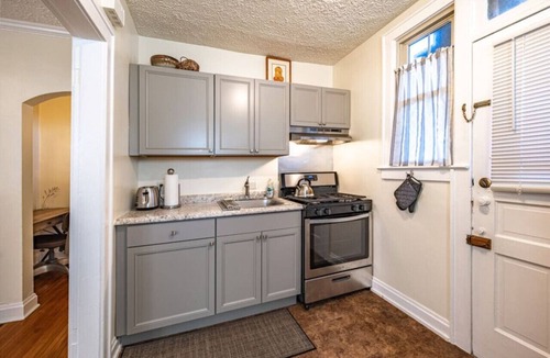 Clintonville House | Charming 1BR Retreat OSU Nearby Free Parking