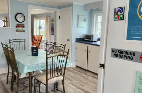 Ogunquit House | Charming 2-bedroom house in peaceful Ogunquit with AC and screened porch.