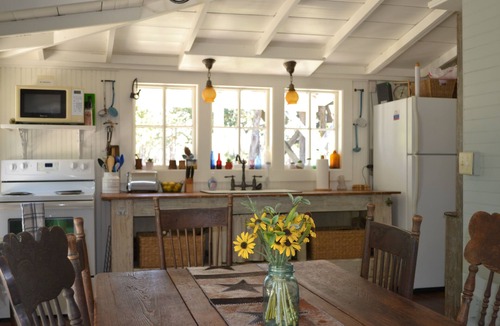 Center Point Cottage | Charming 2-bedroom cottage on the River with 5 acres