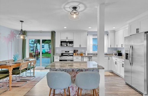 Cottage Line House | Charming 3bd - Near beaches - Foosball & Backyard