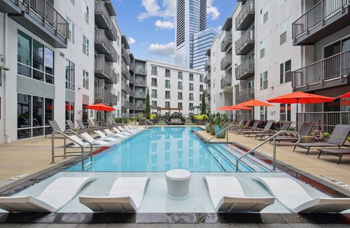 North Buckhead Apartment | Charming apartment in brilliant Atlanta with fitness room, WiFi, AC