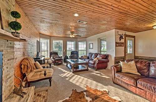 Energy House | Charming Hamilton Farmhouse w/Country Views!