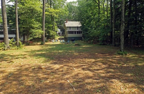 Gray Cottage | Charming Lakefront Cottage with Screened Porch & Shared Beach Access
