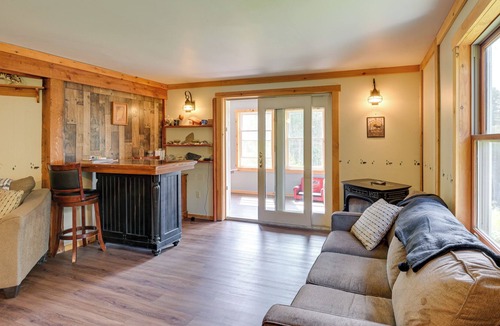 Newport Cabin | Charming Newport Cabin on 35 Acres!