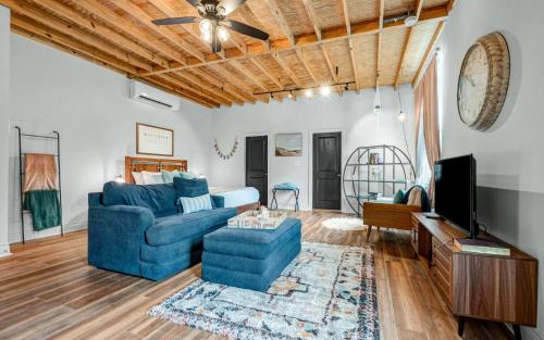 Downtown Apartment | Charming & Spacious Hideaway by Downtown Bryan