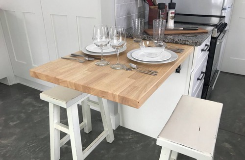 Shelburne Apartment | Charming Studio Se7en apartment in tranquil Shelburne, perfect for your getaway!