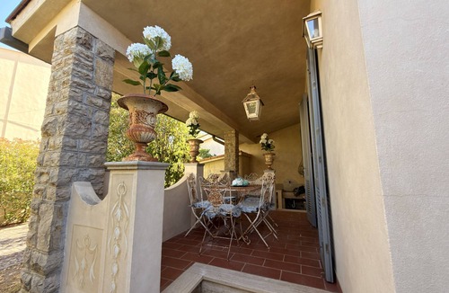 Capannoli Villa | Charming Tuscan Home - Near Pisa, Volterra & Wine Tours