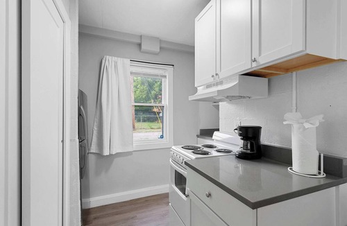 Near East Columbus Apartment | Chic City Retreat 93D