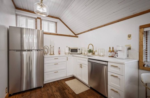Grove City Apartment | Chic Retreat on Broadway Street!