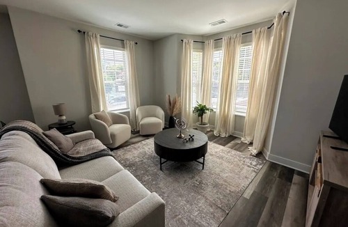 Westerville Apartment | Chic Westerville Retreat Near Uptown Westerville Walk to Coffee Sleeps 6