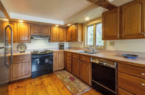 Isle of Springs House | Classic Maine Waterfront Home on the Back River – Trevett
