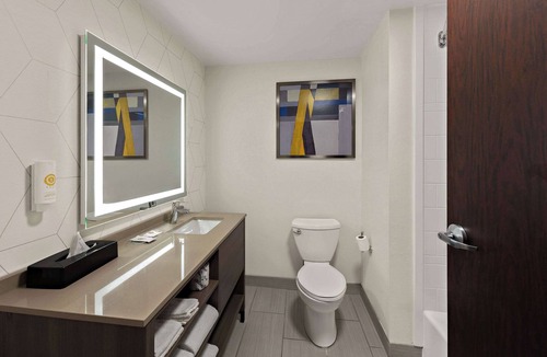 Summit Station Hotel | Comfort Suites Columbus East Broad